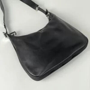 Gucci Black Attache leather silhouette metallic crescent bag shoulder
